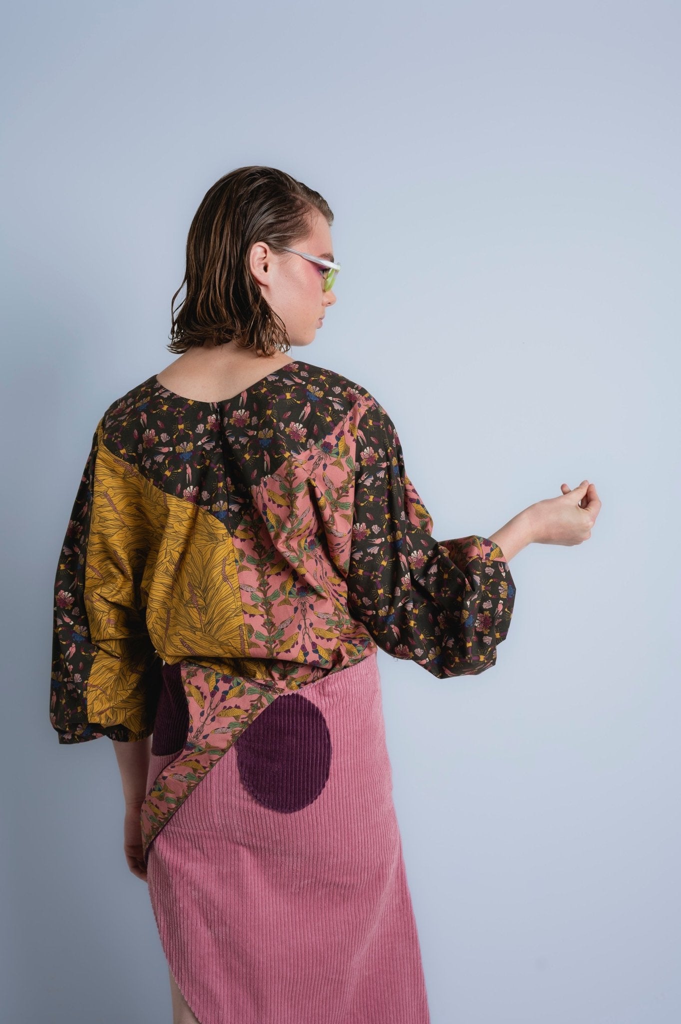 Ekvorna puff sleeve blouse in black or pink - AprilianEarthling